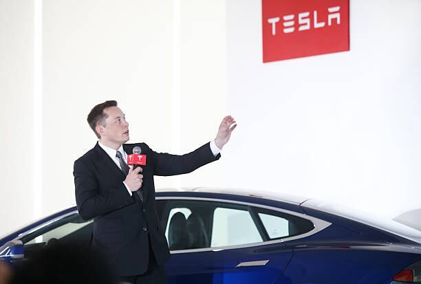 Elon Musk cumple su palabra: Tesla despide a 200 trabajadores de su división Autopilot