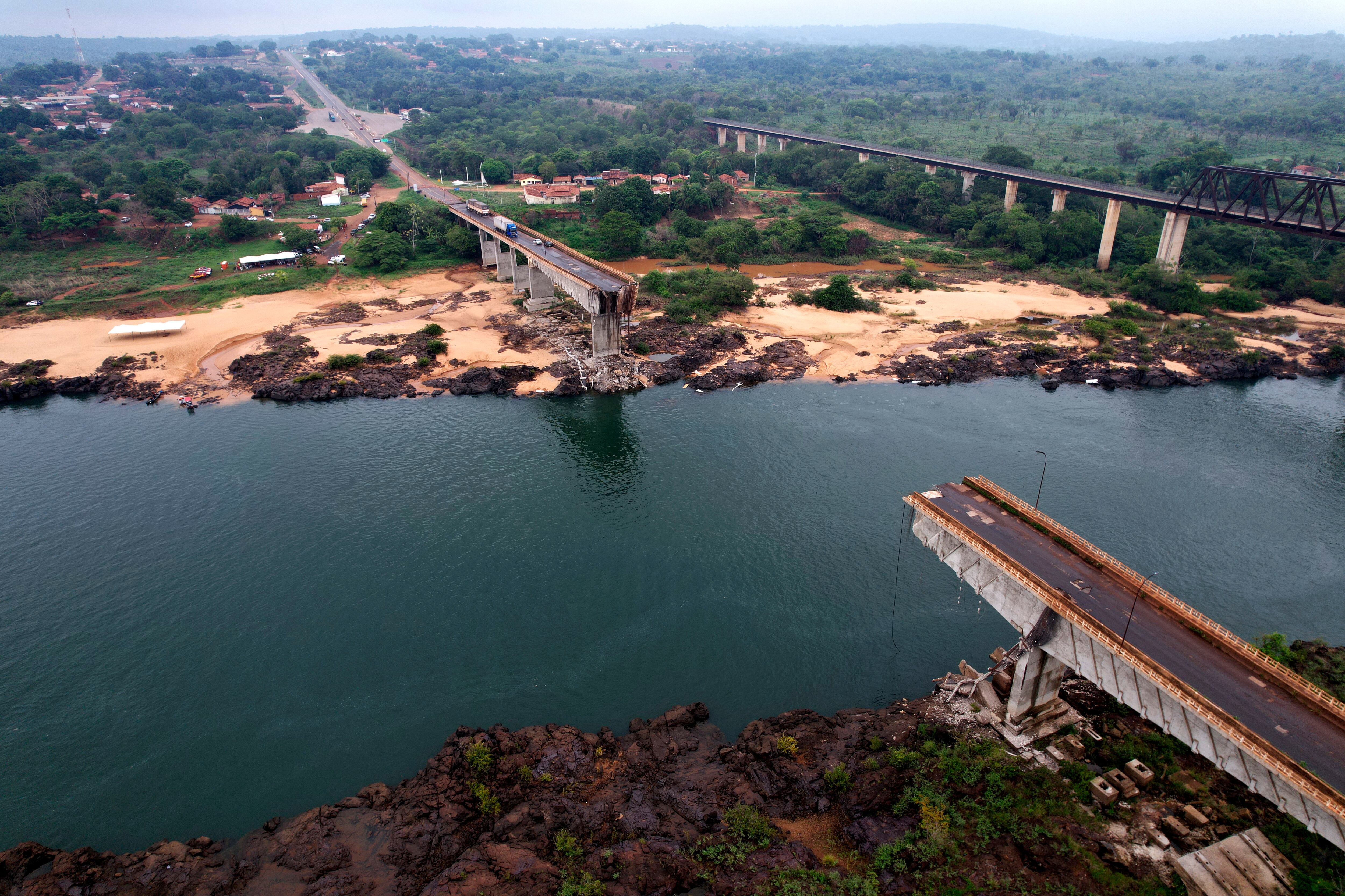 Aumenta a 9 el número de muertos por derrumbe de puente en Brasil; hay 8 desaparecidos