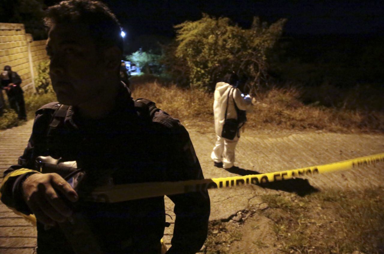 Vecinos evitan escape de hombre que mató a su hijastro con un martillo  
